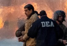 Le président déchu Nicolas Maduro reste incarcéré à New York et comparaîtra à nouveau le 17 mars