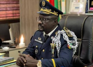 DECRET : Le DG de la Police nationale distingué au plus haut niveau de l’État rejoint l’élite décorée du Colatier