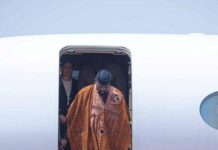 𝗖𝗼𝗻𝗮𝗸𝗿𝘆 : 𝗮𝗰𝗰𝘂𝗲𝗶𝗹 𝘁𝗿𝗶𝗼𝗺𝗽𝗵𝗮𝗹 𝗱𝘂 𝗣𝗿𝗲𝘀𝗶𝗱𝗲𝗻𝘁 𝗱𝗲 𝗹𝗮 𝗥𝗲𝗽𝘂𝗯𝗹𝗶𝗾𝘂𝗲, 𝗠𝗮𝗺𝗮𝗱𝗶 𝗗𝗢𝗨𝗠𝗕𝗢𝗨𝗬𝗔, 𝗱𝗲 𝗿𝗲𝘁𝗼𝘂𝗿 𝗮𝘂 𝗽𝗮𝘆𝘀