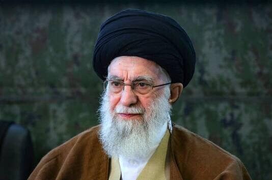 L’ayatollah Ali Khamenei, Guide suprême de l’Iran, est mort dans une frappe israélienne