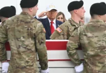 Guerre en Iran: Donald Trump a accueilli les dépouilles de soldats américains tués au Moyen-Orient