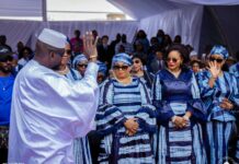 𝐂𝐞𝐥𝐞𝐛𝐫𝐚𝐭𝐢𝐨𝐧 𝐞𝐧 𝐝𝐢𝐟𝐟𝐞𝐫𝐞 𝐝𝐮 𝟖 𝐦𝐚𝐫𝐬 : 𝐥𝐞 𝐂𝐡𝐞𝐟 𝐝𝐞 𝐥’𝐄𝐭𝐚𝐭, 𝐌𝐚𝐦𝐚𝐝𝐢 𝐃𝐎𝐔𝐌𝐁𝐎𝐔𝐘𝐀, 𝐩𝐫𝐞𝐬𝐢𝐝𝐞 𝐥𝐚 𝐉𝐨𝐮𝐫𝐧𝐞𝐞 𝐢𝐧𝐭𝐞𝐫𝐧𝐚𝐭𝐢𝐨𝐧𝐚𝐥𝐞 𝐝𝐞𝐬 𝐝𝐫𝐨𝐢𝐭𝐬 𝐝𝐞𝐬 𝐟𝐞𝐦𝐦𝐞𝐬