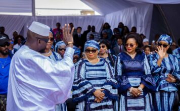 𝐂𝐞𝐥𝐞𝐛𝐫𝐚𝐭𝐢𝐨𝐧 𝐞𝐧 𝐝𝐢𝐟𝐟𝐞𝐫𝐞 𝐝𝐮 𝟖 𝐦𝐚𝐫𝐬 : 𝐥𝐞 𝐂𝐡𝐞𝐟 𝐝𝐞 𝐥’𝐄𝐭𝐚𝐭, 𝐌𝐚𝐦𝐚𝐝𝐢 𝐃𝐎𝐔𝐌𝐁𝐎𝐔𝐘𝐀, 𝐩𝐫𝐞𝐬𝐢𝐝𝐞 𝐥𝐚 𝐉𝐨𝐮𝐫𝐧𝐞𝐞 𝐢𝐧𝐭𝐞𝐫𝐧𝐚𝐭𝐢𝐨𝐧𝐚𝐥𝐞 𝐝𝐞𝐬 𝐝𝐫𝐨𝐢𝐭𝐬 𝐝𝐞𝐬 𝐟𝐞𝐦𝐦𝐞𝐬