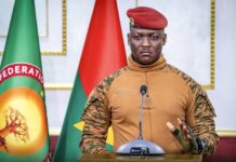 Le peuple burkinabé doit « oublier » la démocratie, a déclaré jeudi le chef de la junte