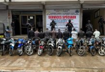 Guinée : Les services spéciaux démantèlent un présumé réseau de vol et de revente de motos 11 suspects interpellés.