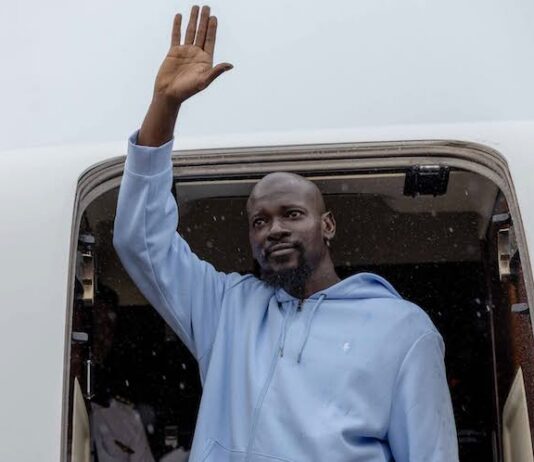 Séjour privé du président Mamadi Doumbouya en Grèce : les explications de la Présidence