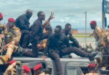 Fin de congé : Le président Mamadi Doumbouya regagne Conakry