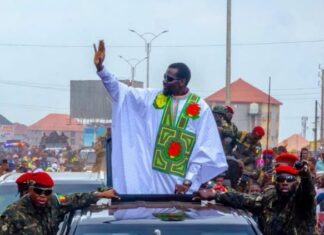 Wanindara et Kassa : Doumbouya acte le déclassement et annonce routes, écoles et centres de santé